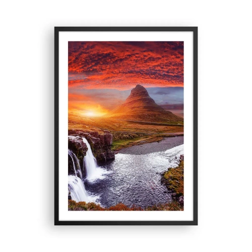 Poster în ramă neagră - Muntele și cascada iluminate de razele soarelui care apune - 50x70cm - Imaginea Pământului de Mijloc - Decorațiune modernă pentru perete pentru living și dormitor ARTTOR