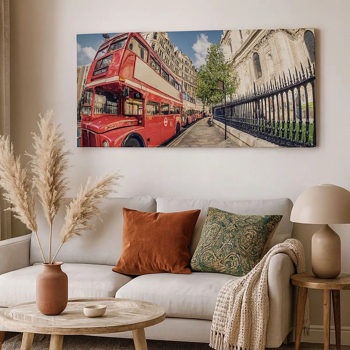 Tablou pe pânză - Stradă din Londra în gri și roșu - 100x40 cm