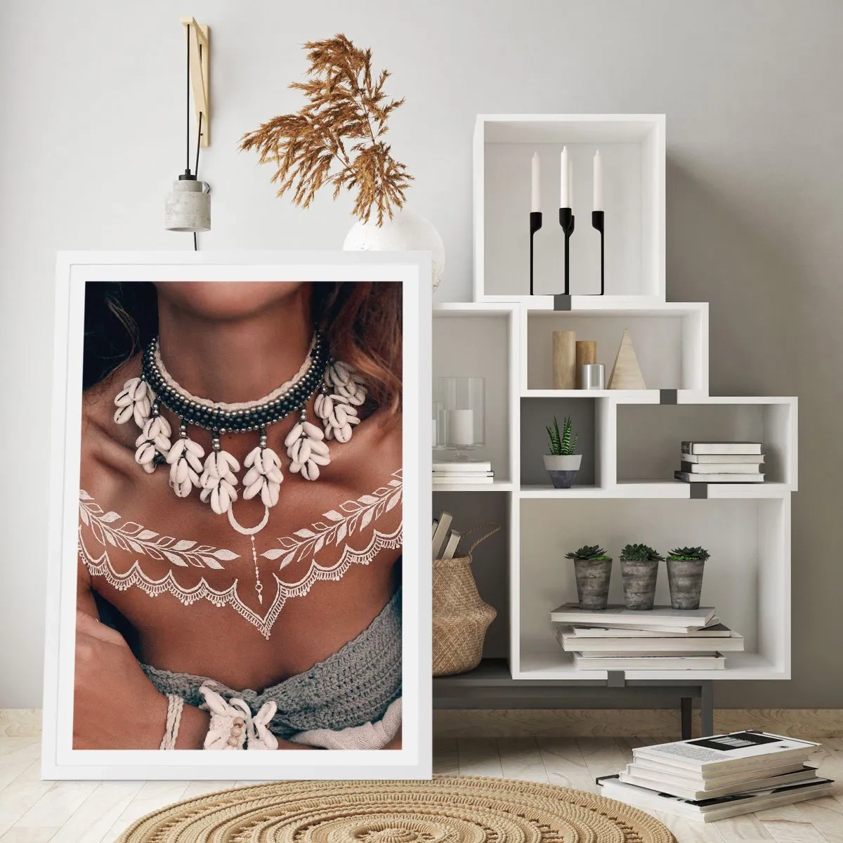 Poster în ramă albă - Talismanele, ritualurile feminității - 40x50 cm