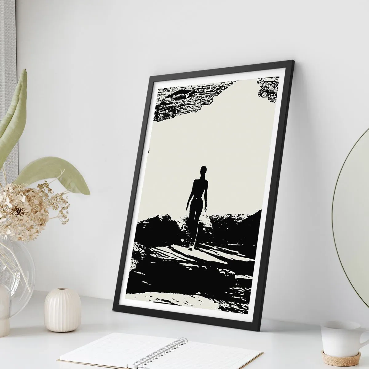 Poster în ramă neagră - Silueta unei femei care iese dintr-o peșteră într-un stil contrastant - 50x70cm - O nouă înfățișare - Decorațiune modernă pentru perete pentru living și dormitor ARTTOR