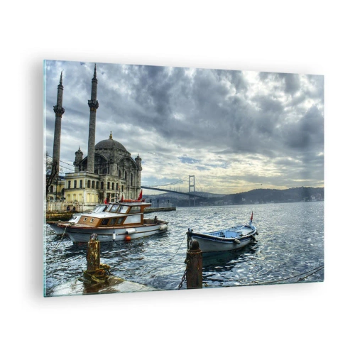 Tablou pe sticlă - Vedere a moscheii, podului și bărcilor de la chei - 70x50cm - La granița dintre lumi - Decorațiune modernă pentru perete pentru living și dormitor ARTTOR
