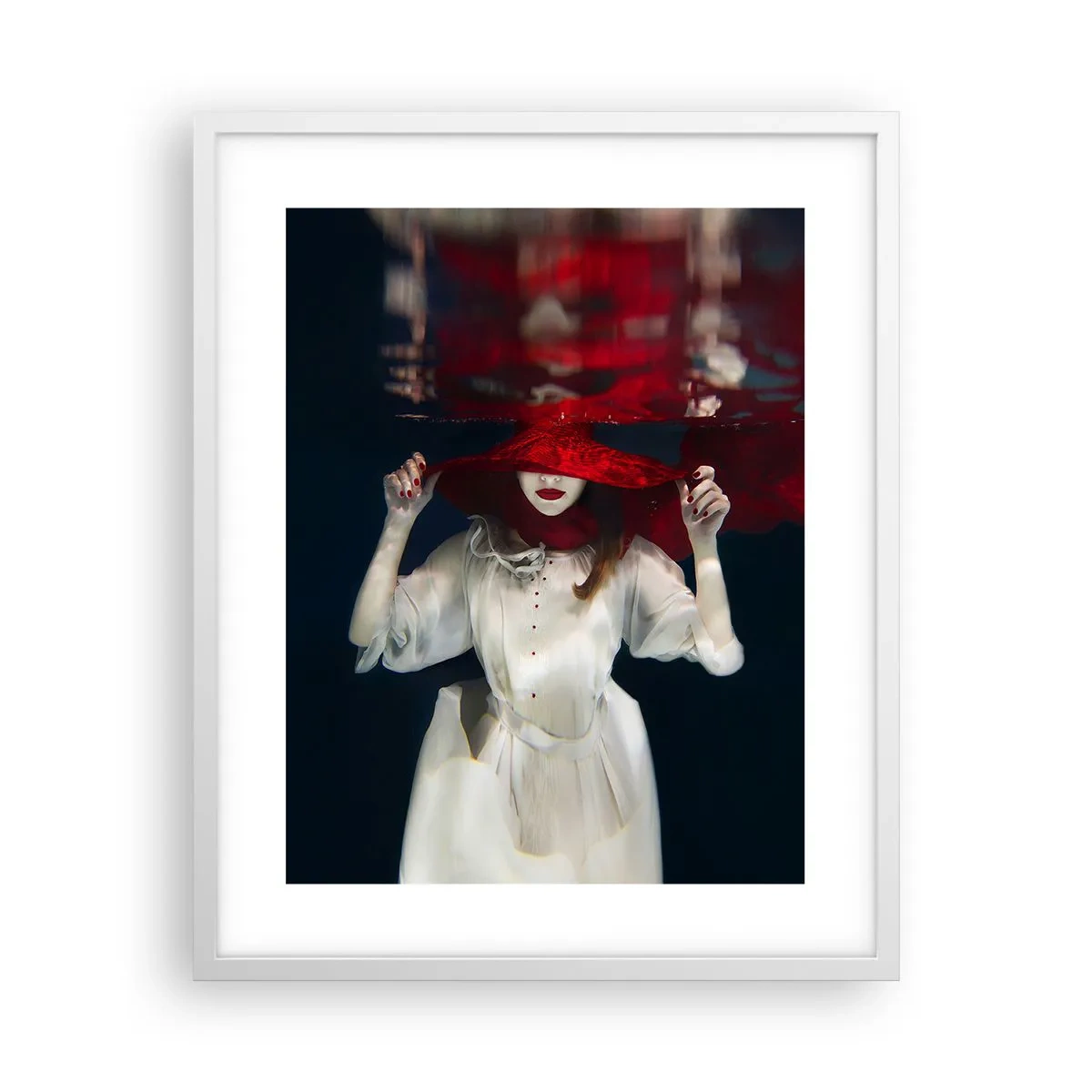 Poster în ramă albă - Frumoasa fantomă - 40x50 cm