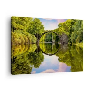 Tablou pe pânză Canvas - Un pod de piatră peste un râu cu o reflexie perfectă în apă - 70x50cm - La punctul de întâlnire a două lumi - Decorațiune modernă pentru perete pentru living și dormitor ARTTOR