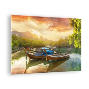 Tablou pe sticlă - Bărci tradiționale într-un peisaj tropical la apus - 70x50cm - Înainte de o zi plină - Decorațiune modernă pentru perete pentru living și dormitor ARTTOR