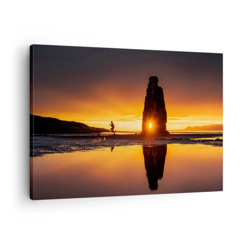 Tablou pe pânză Canvas - Persoană alergând pe plajă la apus cu formațiune stâncoasă - 70x50cm - Doar tu și natura - Decorațiune modernă pentru perete pentru living și dormitor ARTTOR
