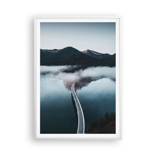 Poster în ramă albă - Peste o apă netedă ca o oglindă - 70x100 cm