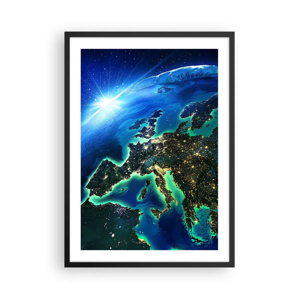Poster în ramă neagră - O vedere a Europei din spațiu, iluminată de lumini de noapte. - 50x70cm - O Europă scânteietoare - Decorațiune modernă pentru perete pentru living și dormitor ARTTOR