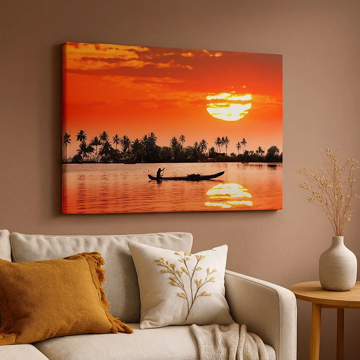 Tablou pe pânză Canvas - Apus de soare tropical cu o barcă și palmieri în fundal - 70x50cm - Liniștea tropicelor la apus de soare - Decorațiune modernă pentru perete pentru living și dormitor ARTTOR