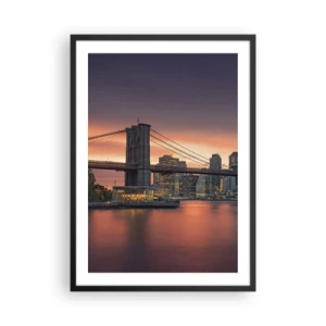 Poster în ramă neagră - Podul Brooklyn noaptea, cu orașul iluminat în fundal - 50x70cm - Scufundate în tăcerea liliachie - Decorațiune modernă pentru perete pentru living și dormitor ARTTOR