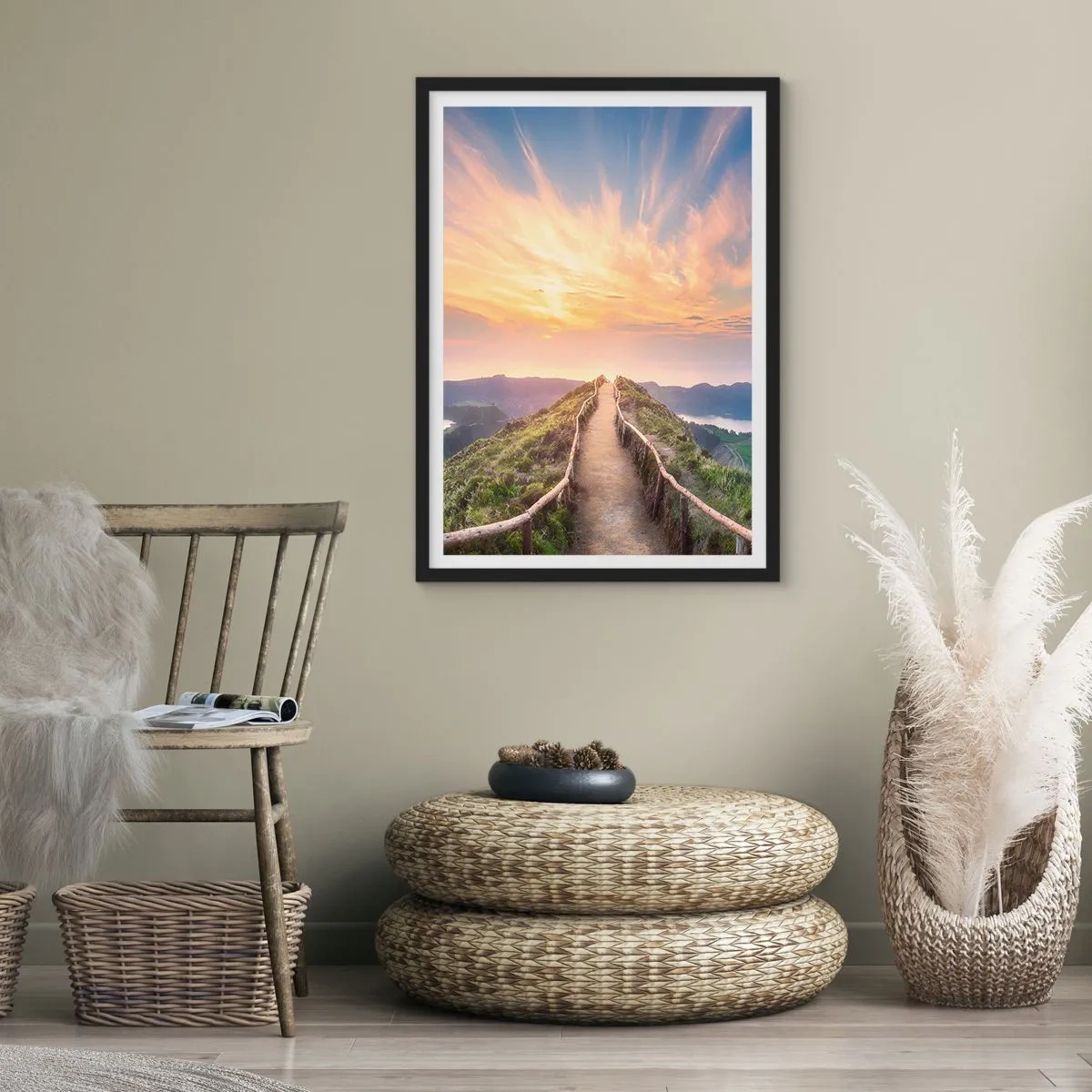 Poster în ramă neagră - Cale pe deal cu apus și priveliști montane - 50x70cm - Aproape de cer - Decorațiune modernă pentru perete pentru living și dormitor ARTTOR
