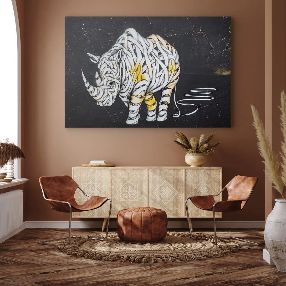 Tablou pe pânză Canvas - Un rinocer sculptat cu dungi abstracte pe un fundal întunecat. - 70x50cm - Rinocer cu piele delicată - Decorațiune modernă pentru perete pentru living și dormitor ARTTOR