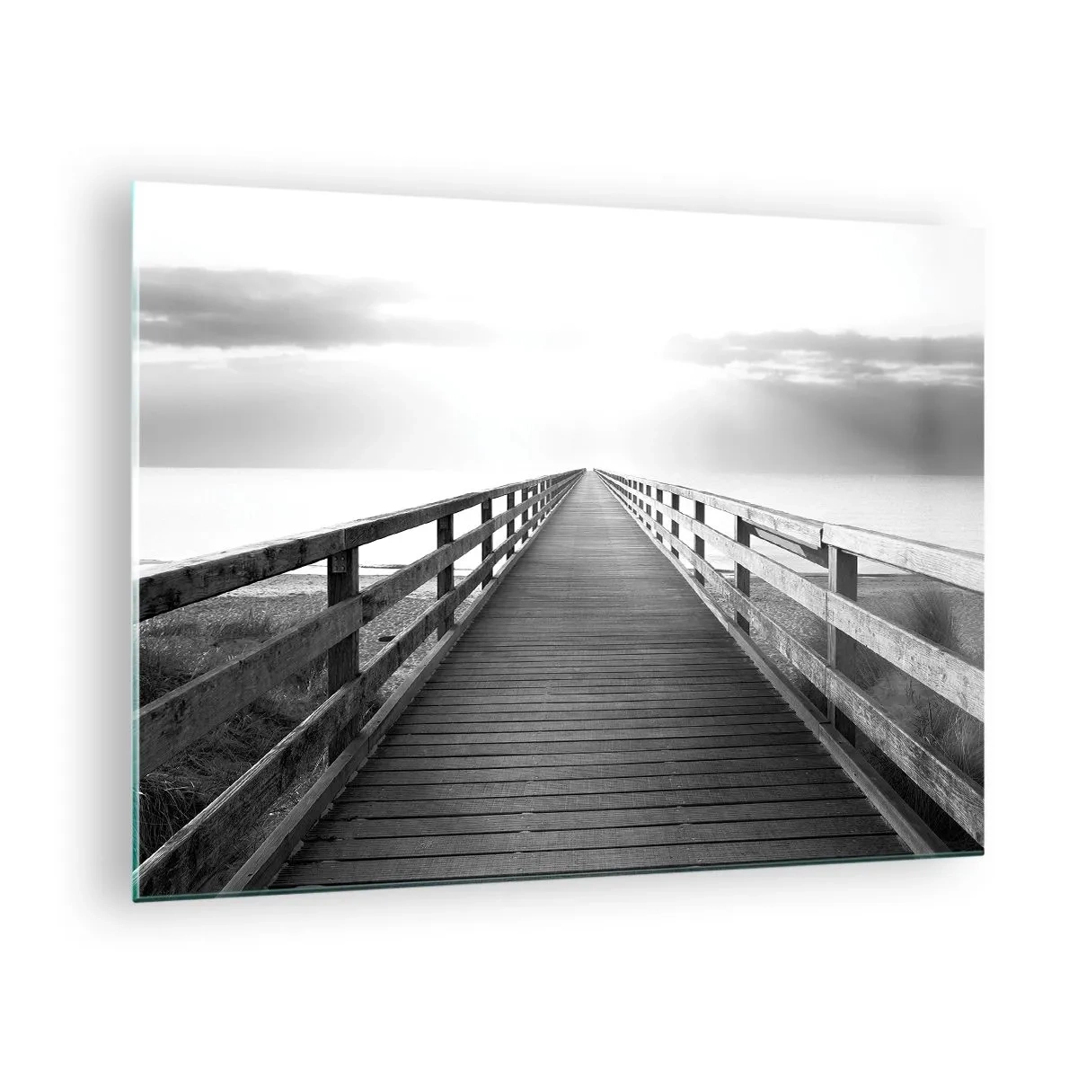 Tablou pe sticlă - Un pod de lemn care duce spre orizont în alb și negru - 70x50cm - Departe, departe... - Decorațiune modernă pentru perete pentru living și dormitor ARTTOR