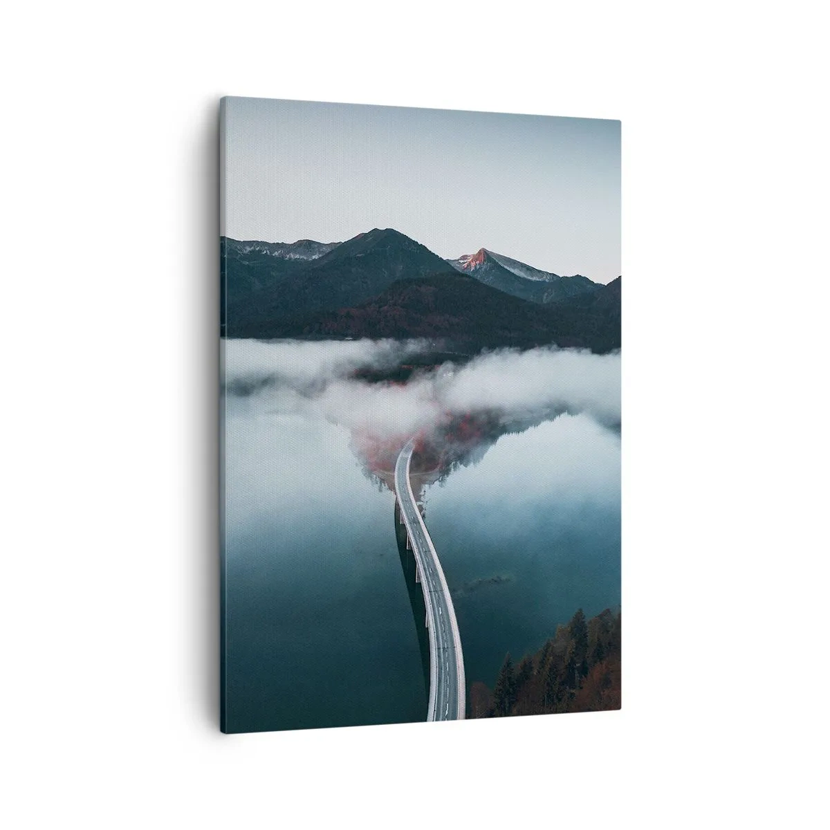 Tablou pe pânză - Peste o apă netedă ca o oglindă - 50x70 cm