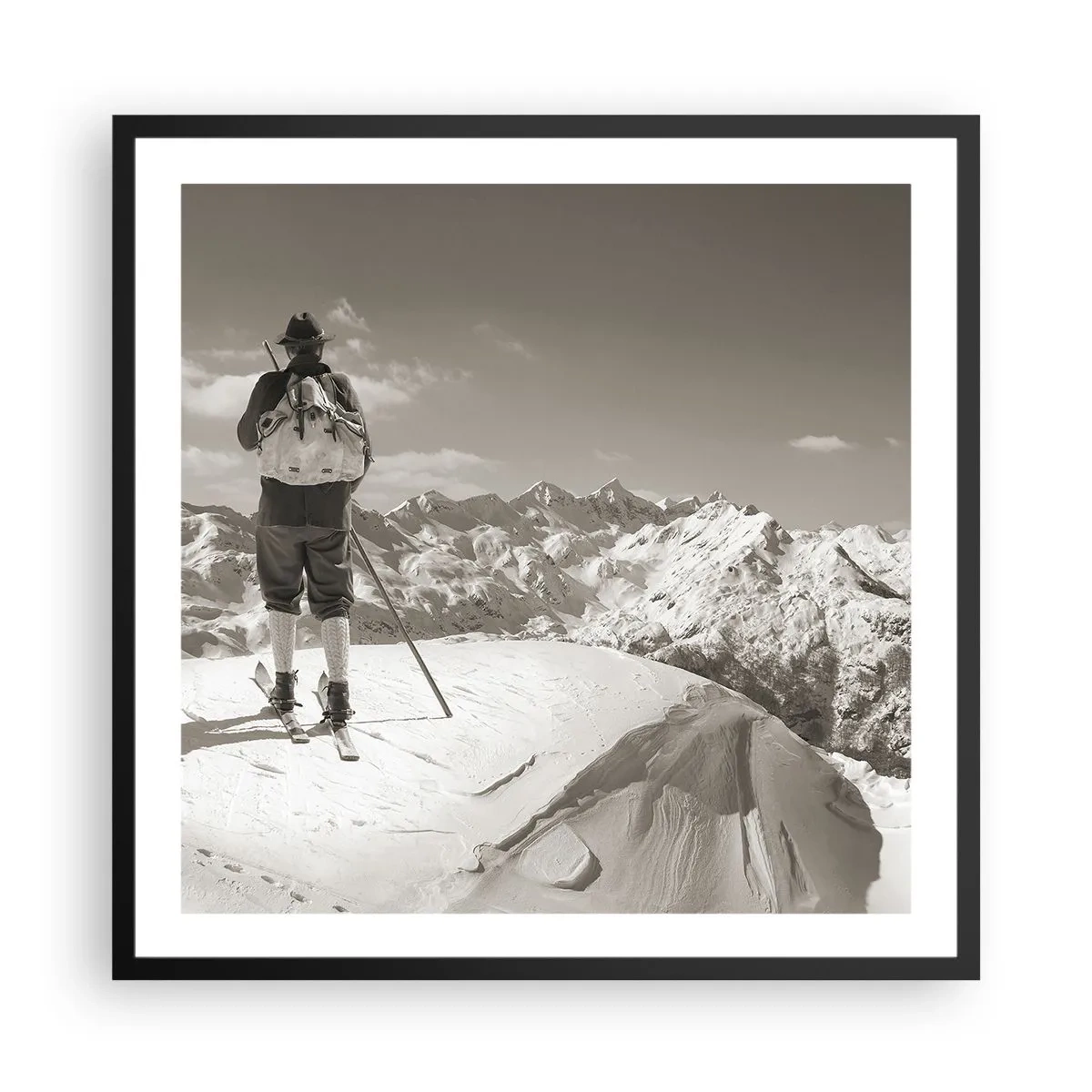 Poster în ramă neagră - Și munții sunt la fel - 60x60 cm