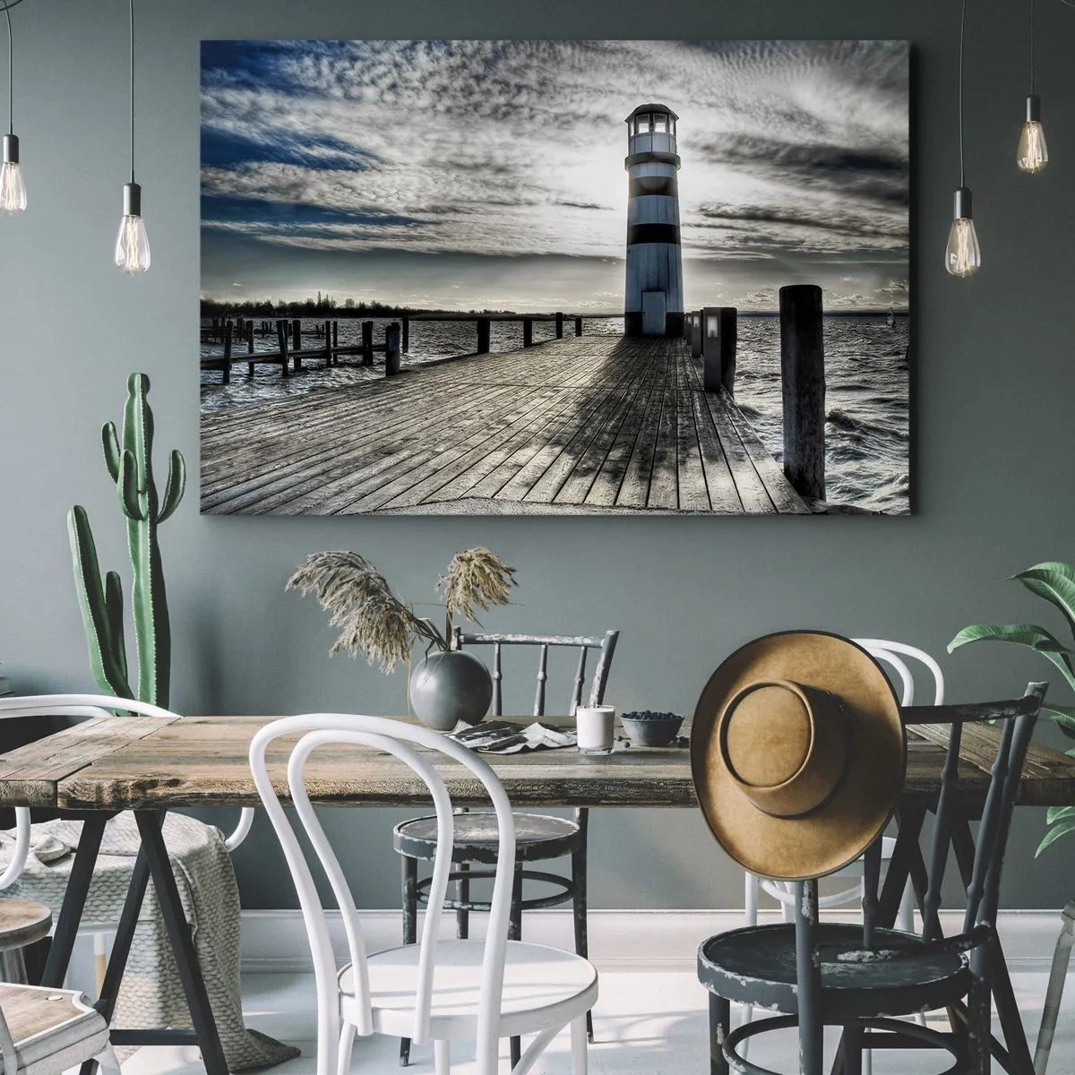 Tablou pe pânză Canvas - Far pe un dig de lemn cu vedere la mare. - 70x50cm - Marinari, abia aștept să vă văd - Decorațiune modernă pentru perete pentru living și dormitor ARTTOR