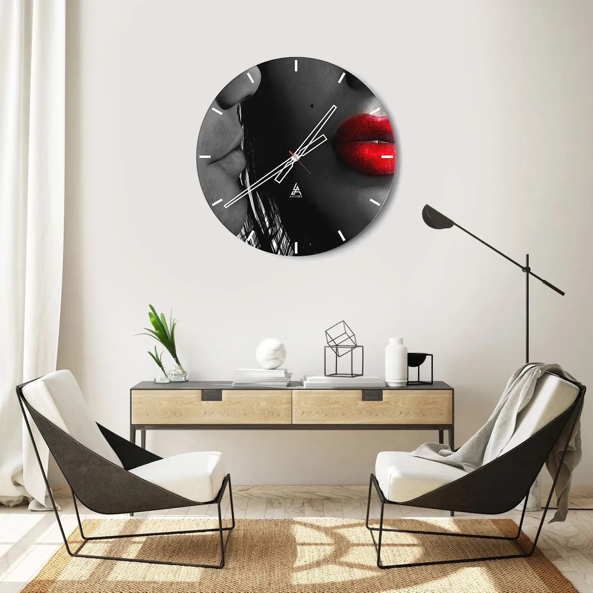Ceas de perete - Ceas pe sticlă - Prim-plan alb-negru al unei fețe cu buze roșii - 30x30cm - Față în față  - Decorațiune modernă pentru perete pentru living, bucătărie și dormitor ARTTOR