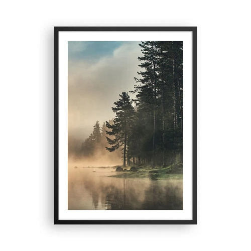Poster în ramă neagră - Peisaj de pădure învăluit în ceață peste un lac liniștit - 50x70cm - Nașterea unei zile - Decorațiune modernă pentru perete pentru living și dormitor ARTTOR