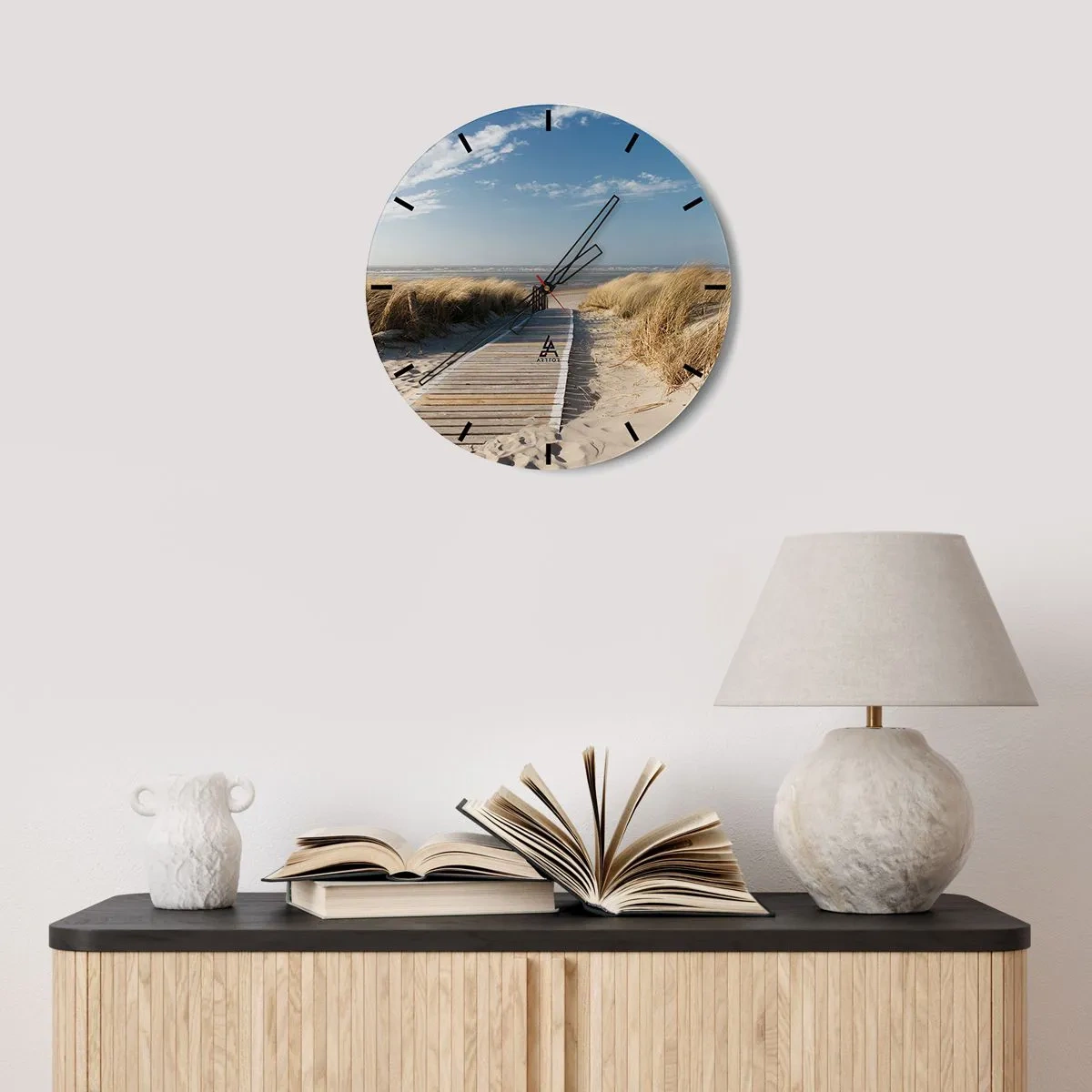 Ceas de perete - Ceas pe sticlă - Alee de lemn pe plajă cu vedere la mare - 30x30cm - În spatele dunei, în zumzetul ierbii - Decorațiune modernă pentru perete pentru living, bucătărie și dormitor ARTTOR