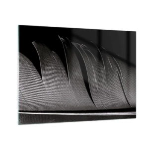 Tablou pe sticlă - Un prim-plan alb-negru al unei pene prezentate pe un fundal luminos contrastant. - 70x50cm - Pana - o construcție minunată - Decorațiune modernă pentru perete pentru living și dormitor ARTTOR