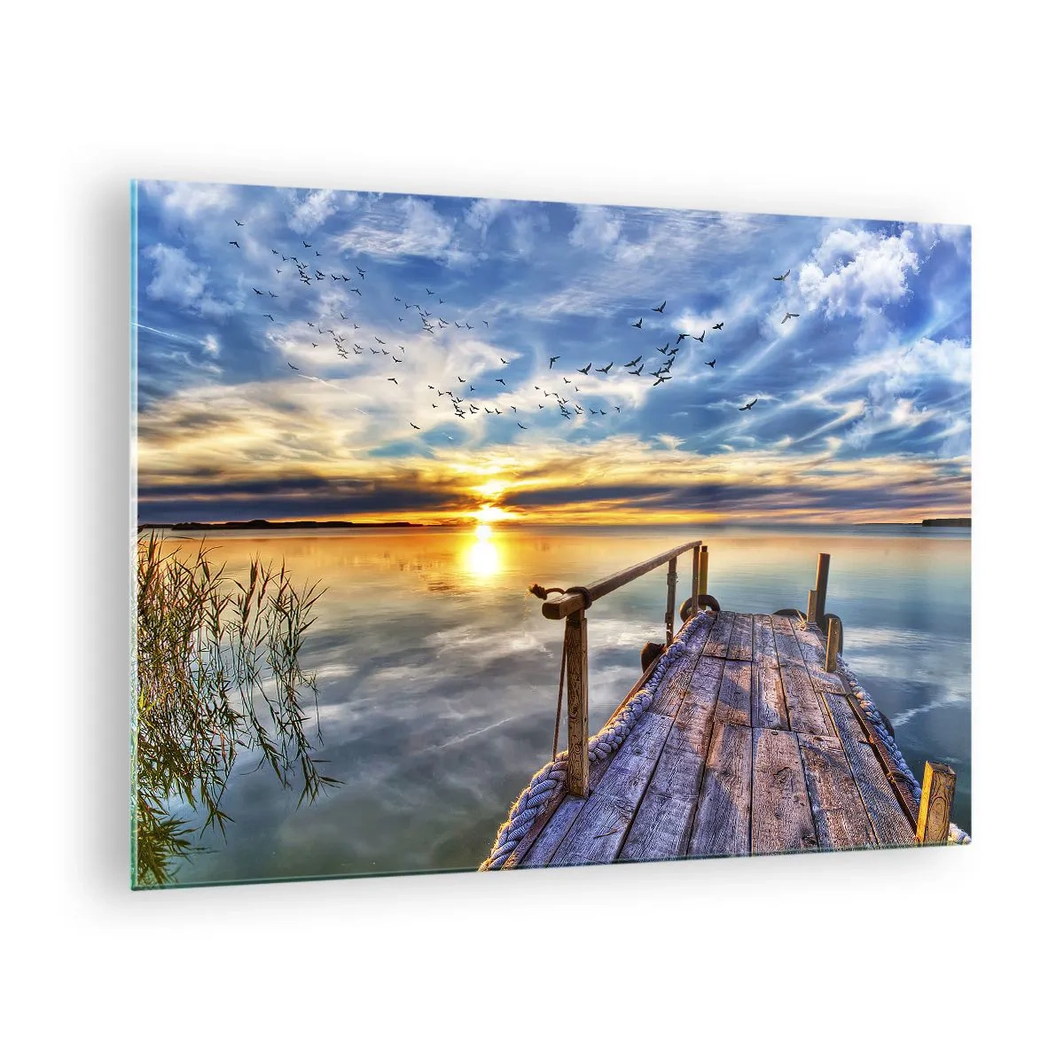 Tablou pe sticlă - Dig pe malul lacului la apus cu păsări pe cer - 70x50cm - Vântul se odihnește - Decorațiune modernă pentru perete pentru living și dormitor ARTTOR