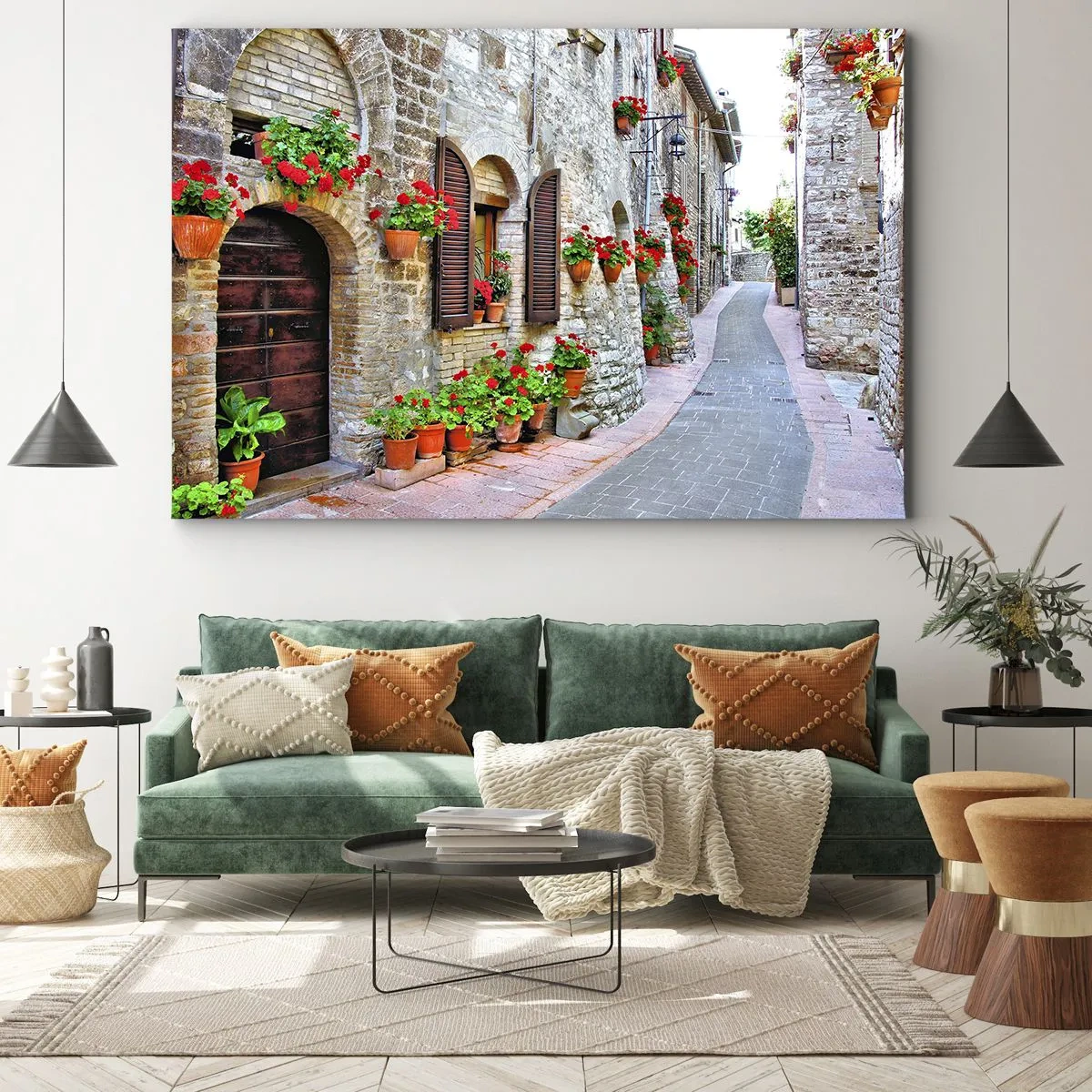 Tablou pe pânză Canvas - O stradă îngustă cu clădiri din piatră decorate cu ghivece de flori - 70x50cm - Oraș italian de vis - Decorațiune modernă pentru perete pentru living și dormitor ARTTOR