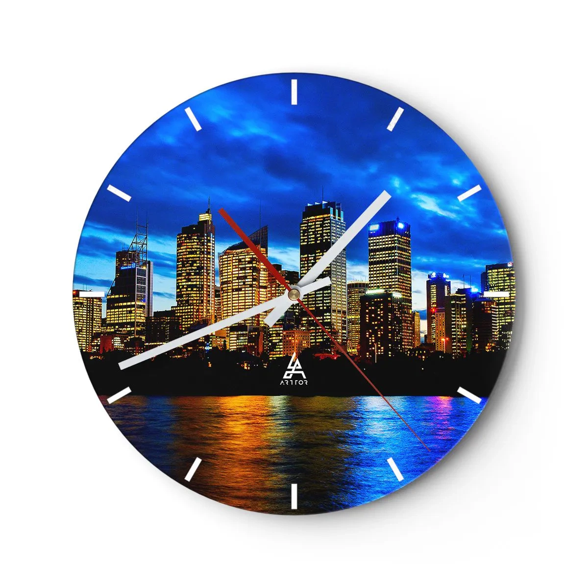 Ceas de perete - Ceas pe sticlă - Panoramă a orașului nocturn cu lumini reflectate în apă - 30x30cm - O noapte de lumini și culori - Decorațiune modernă pentru perete pentru living, bucătărie și dormitor ARTTOR
