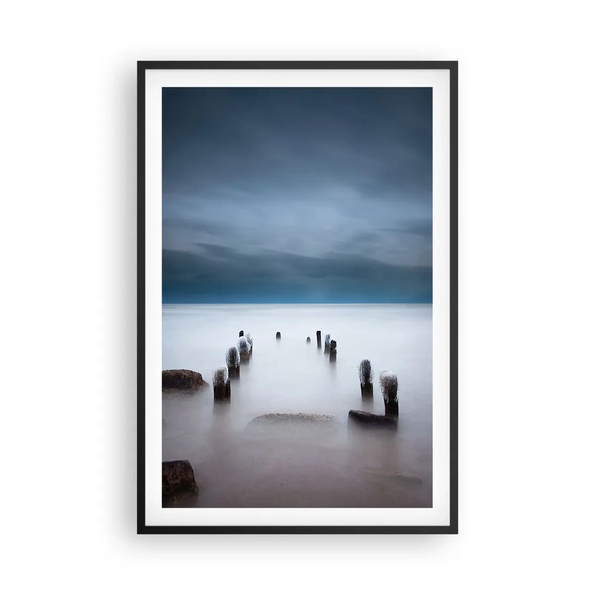 Poster în ramă neagră - Un lac în ceața calmă - 61x91 cm