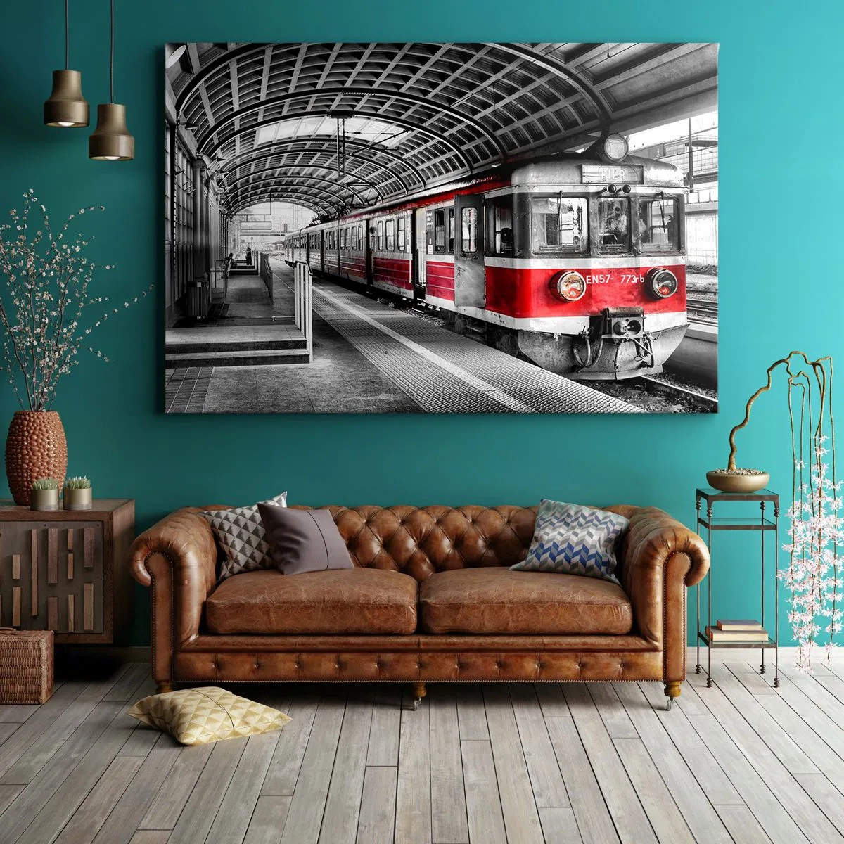 Tablou pe pânză Canvas - Tren roșu la stația sub acoperiș - 70x50cm - Poate este o călătorie de o viață? - Decorațiune modernă pentru perete pentru living și dormitor ARTTOR