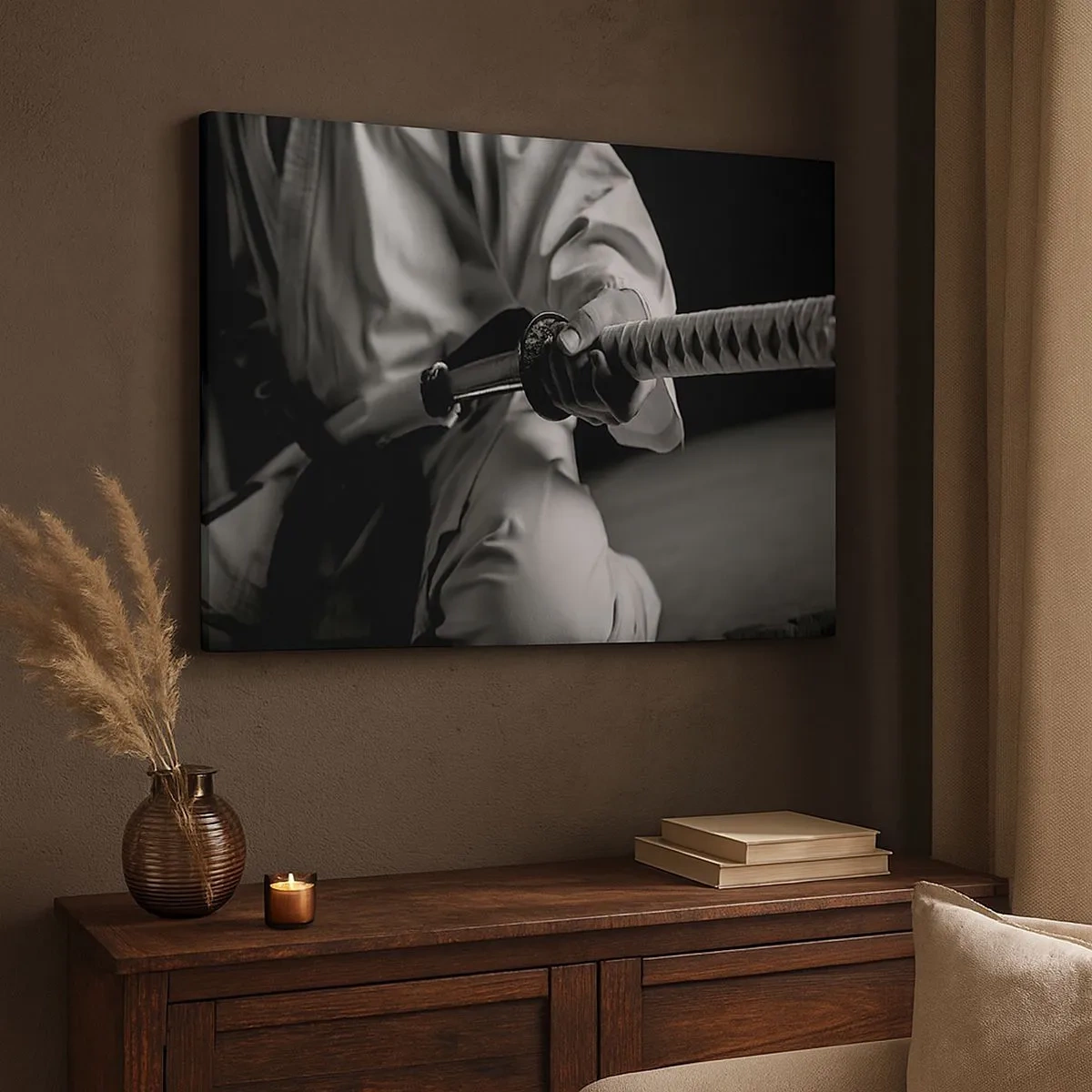 Tablou pe pânză Canvas - Un samurai într-un kimono ținând o katana în alb și negru. - 70x50cm - Sufletul unui războinic - Decorațiune modernă pentru perete pentru living și dormitor ARTTOR