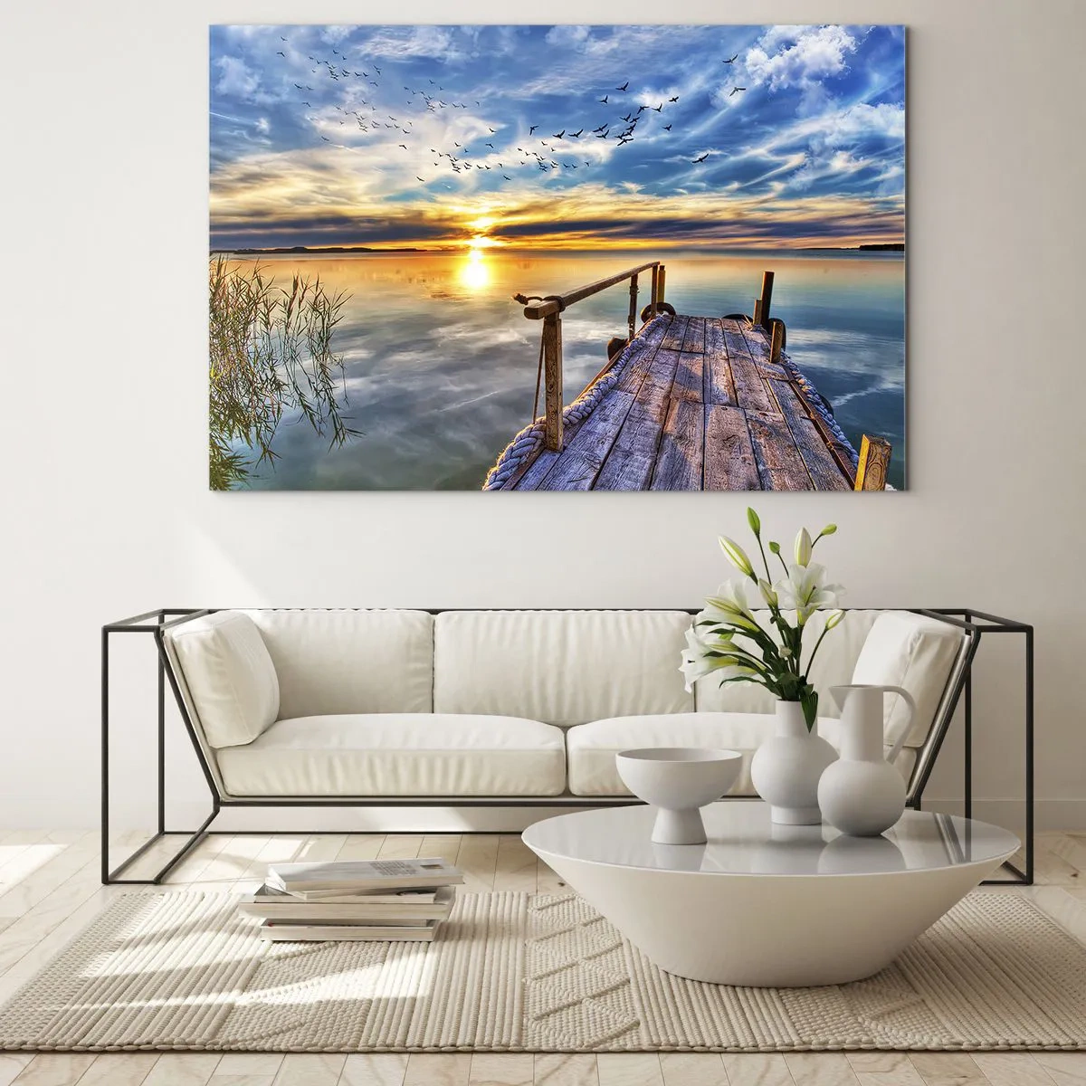 Tablou pe sticlă - Dig pe malul lacului la apus cu păsări pe cer - 70x50cm - Vântul se odihnește - Decorațiune modernă pentru perete pentru living și dormitor ARTTOR