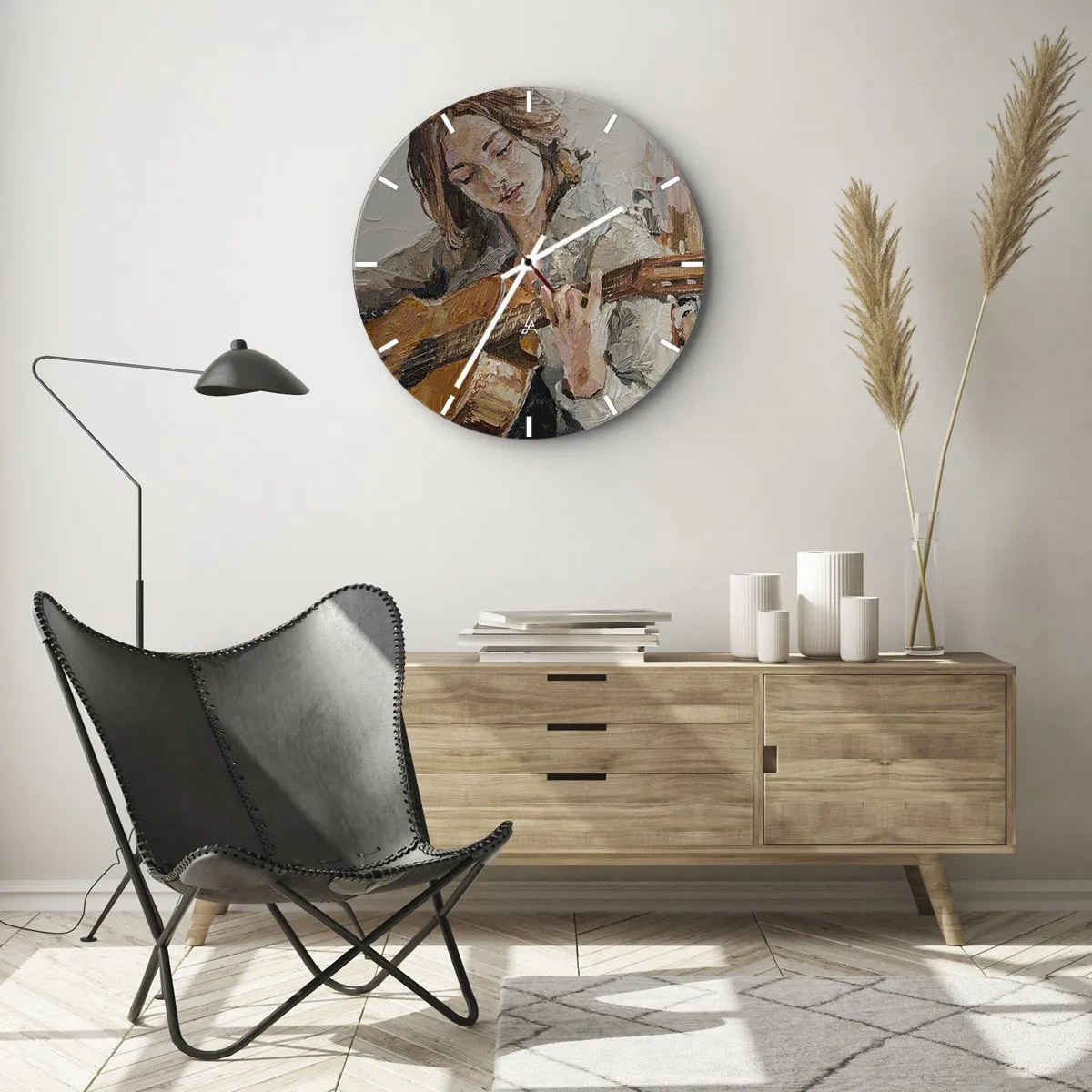 Ceas de perete - Ceas pe sticlă - Portretul unei femei care cântă la chitară într-un stil pictural - 30x30cm - Concert pentru chitară și inima unei fete - Decorațiune modernă pentru perete pentru living, bucătărie și dormitor ARTTOR