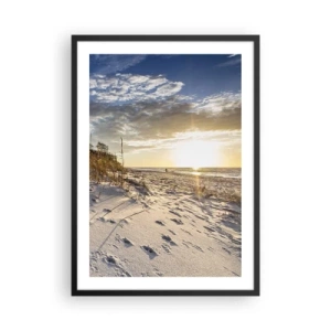 Poster în ramă neagră - O plajă nisipoasă luminată de soarele care apune - 50x70cm - Invitație la o plimbare - Decorațiune modernă pentru perete pentru living și dormitor ARTTOR