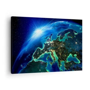 Tablou pe pânză Canvas - O vedere a Europei din spațiu în strălucirea soarelui care răsare. - 70x50cm - O Europă scânteietoare - Decorațiune modernă pentru perete pentru living și dormitor ARTTOR
