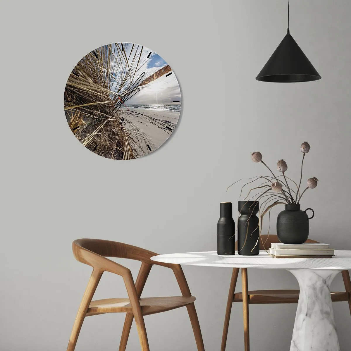 Ceas de perete - Ceas pe sticlă - Peisaj de plajă cu vedere la mare prin iarbă - 30x30cm - O întâlnire a elementelor - Decorațiune modernă pentru perete pentru living, bucătărie și dormitor ARTTOR