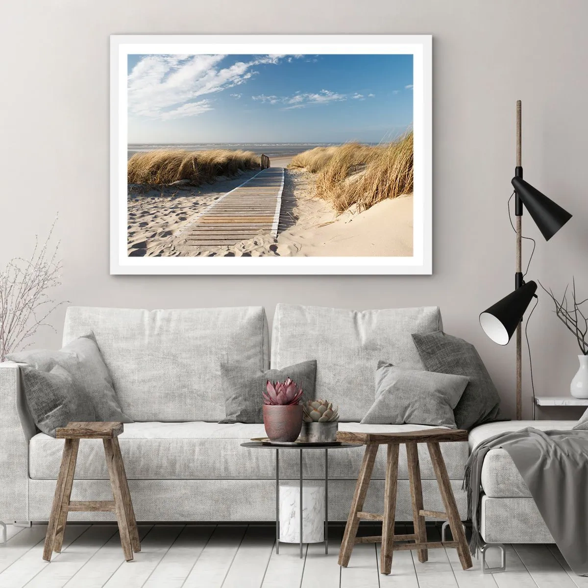 Poster în ramă albă - În spatele dunei, în zumzetul ierbii - 50x40 cm