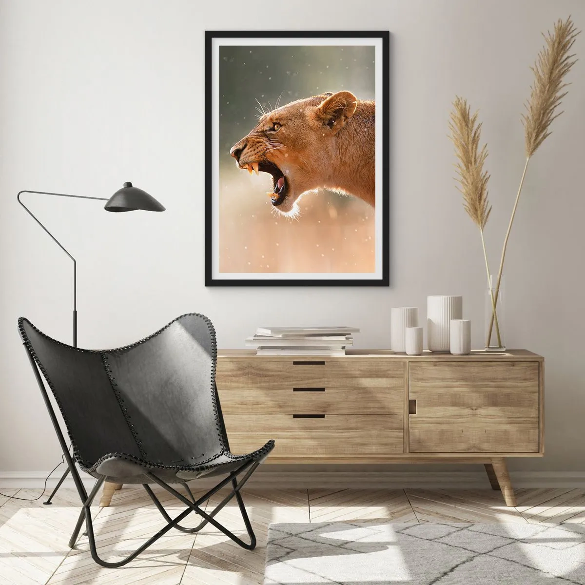 Poster în ramă neagră - Prim-plan al unei leoaice furioase în plină mișcare - 50x70cm - Încearcă să nu asculți - Decorațiune modernă pentru perete pentru living și dormitor ARTTOR