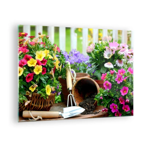 Tablou pe sticlă - Flori colorate în ghivece cu unelte de grădinărit - 70x50cm - Grădina Sofiei - Decorațiune modernă pentru perete pentru living și dormitor ARTTOR