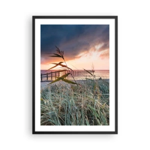 Poster în ramă neagră - Un dig lângă mare înconjurat de iarbă în timpul apusului - 50x70cm - Nu trece cu vântul - Decorațiune modernă pentru perete pentru living și dormitor ARTTOR