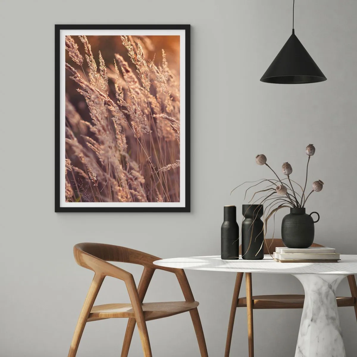Poster în ramă neagră - Spice aurii de iarbă iluminate de razele soarelui - 50x70cm - Gata să întâmpine toamna - Decorațiune modernă pentru perete pentru living și dormitor ARTTOR