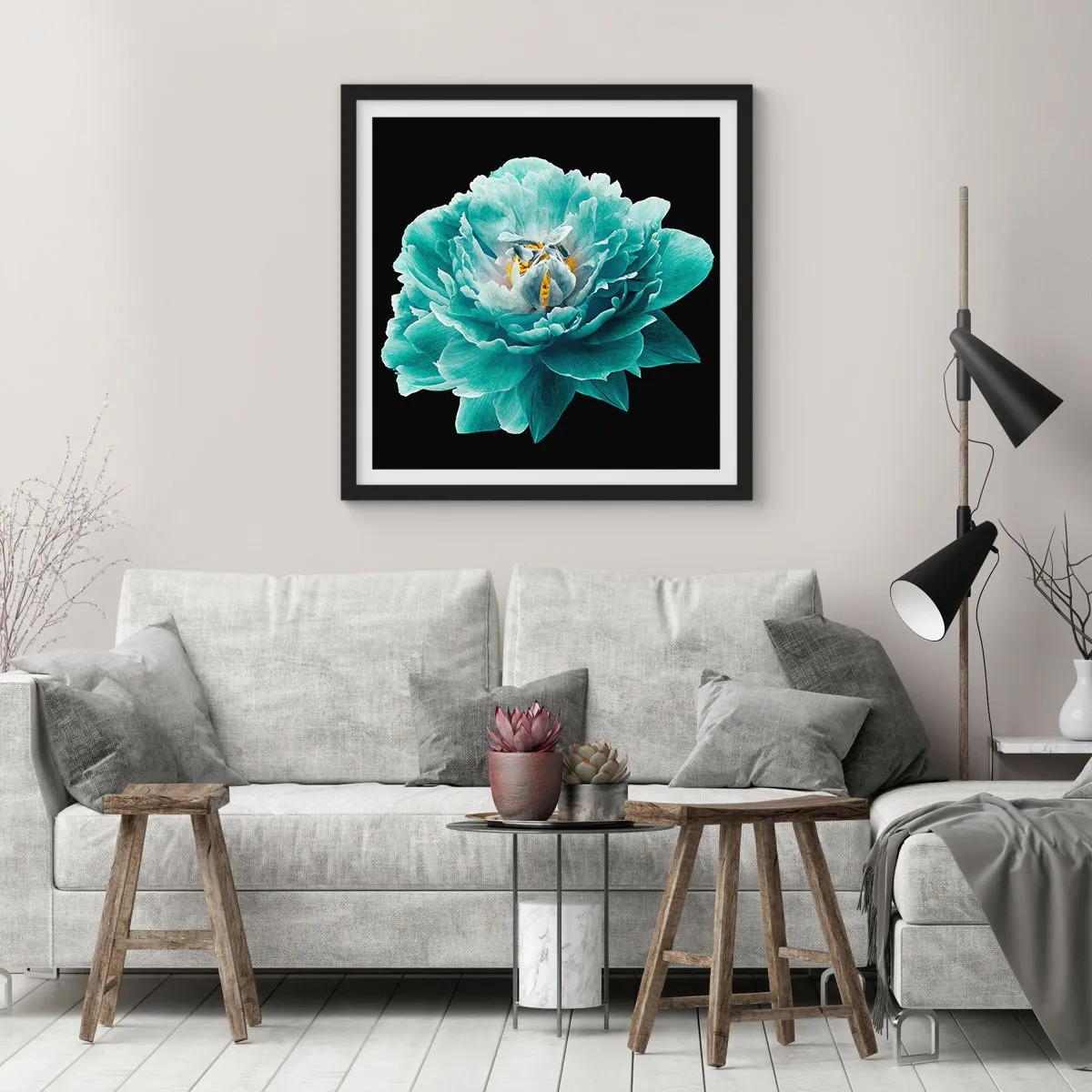 Poster în ramă neagră - Petale albastre și aurii - 30x30 cm