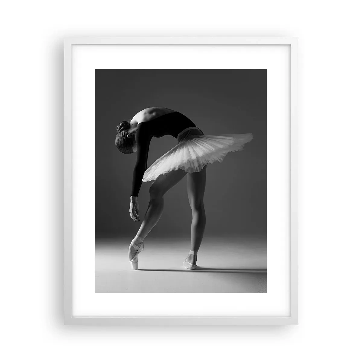 Poster în ramă albă - Bella balerina - 40x50 cm