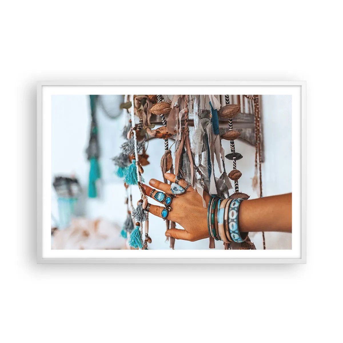 Poster în ramă albă - Comori locale - 91x61 cm