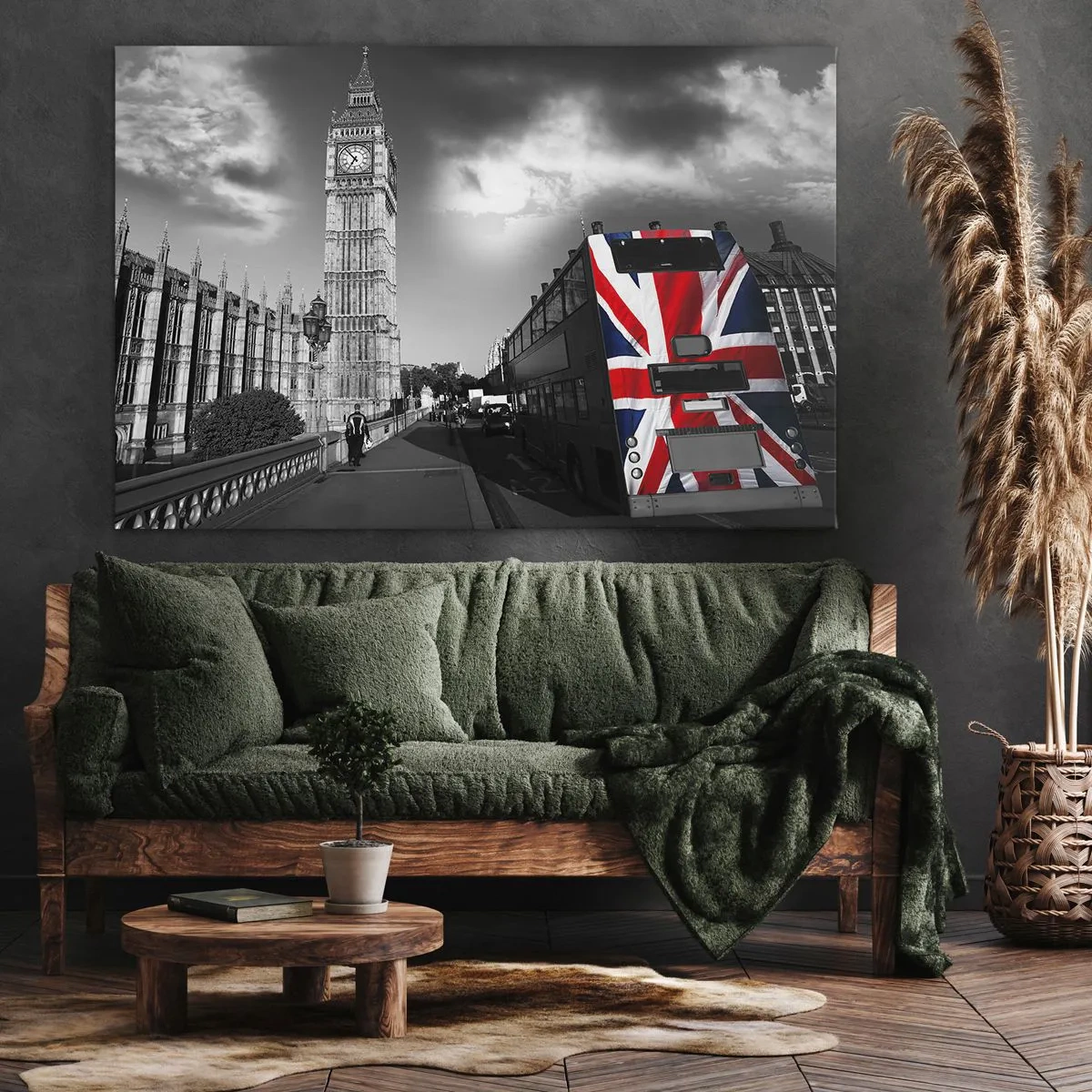 Tablou pe pânză Canvas - Big Ben și un autobuz cu un steag britanic pe un fundal alb-negru - 70x50cm - Mândru și mare - Decorațiune modernă pentru perete pentru living și dormitor ARTTOR