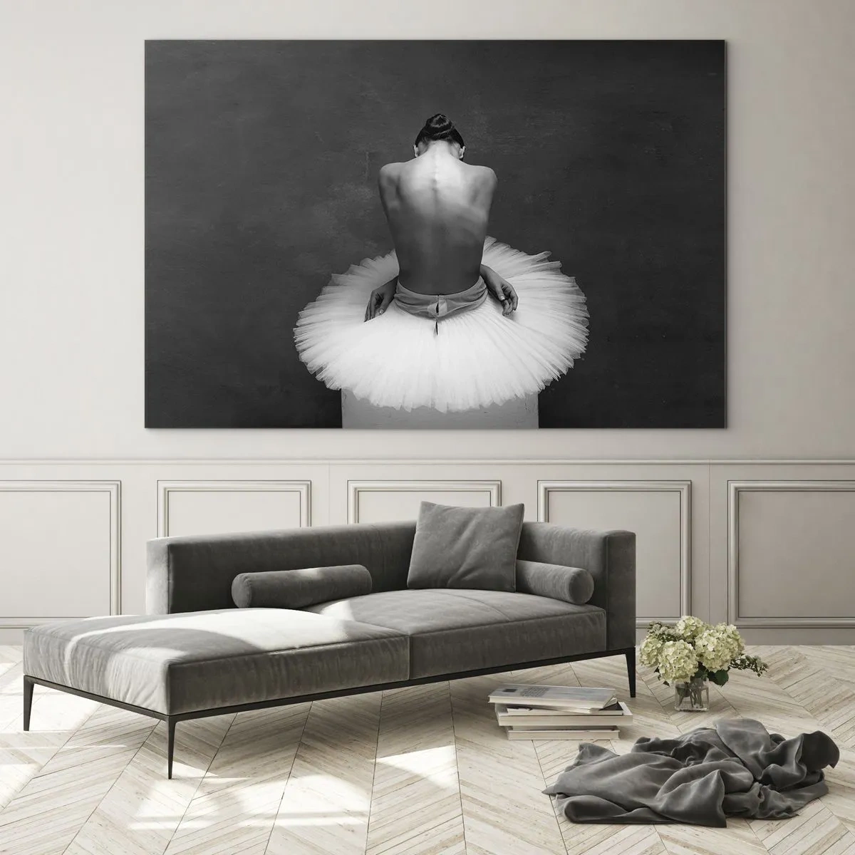 Tablou pe sticlă - O balerină așezată într-o fustă de tul pe fundalul unei umbre - 70x50cm - Chiar înflorește - Decorațiune modernă pentru perete pentru living și dormitor ARTTOR