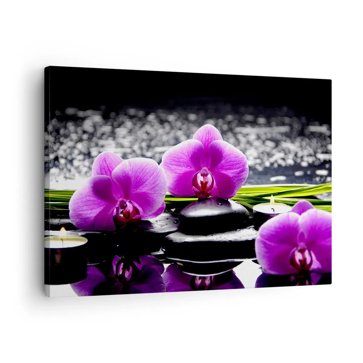 Tablou pe pânză Canvas - Orhidee mov pe un fundal de pietre și lumânări într-un cadru relaxant - 70x50cm - Să te scufunzi în pace și liniște - Decorațiune modernă pentru perete pentru living și dormitor ARTTOR