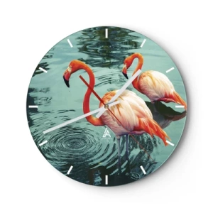 Ceas de perete - Ceas pe sticlă - Doi flamingo pe apă cu reflexia lor pe suprafața calmă - 30x30cm - Suntem bune de revistele de modă - Decorațiune modernă pentru perete pentru living, bucătărie și dormitor ARTTOR