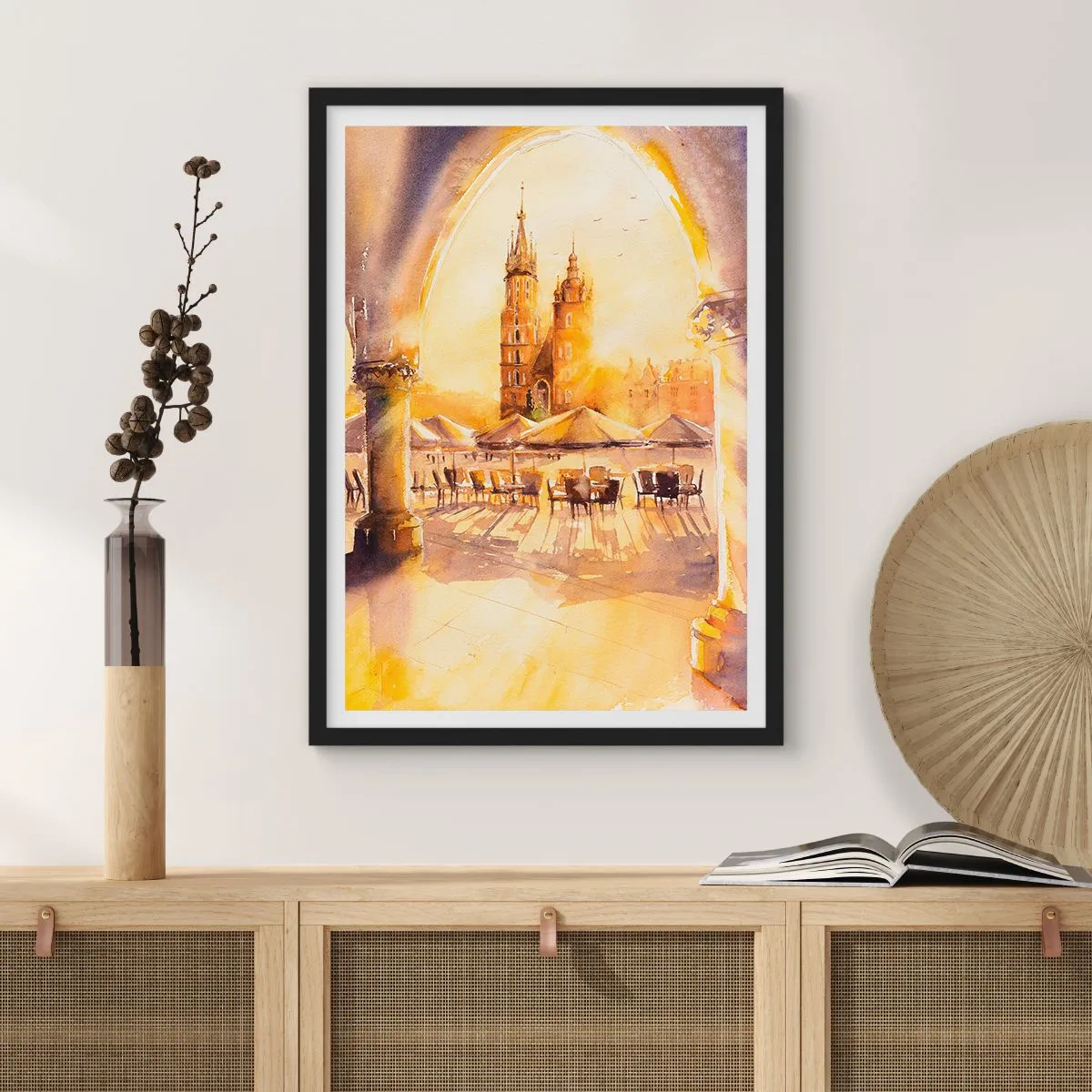 Poster în ramă neagră - O acuarelă care înfățișează piața din Cracovia la apus. - 50x70cm - Răsărit în Cracovia - Decorațiune modernă pentru perete pentru living și dormitor ARTTOR
