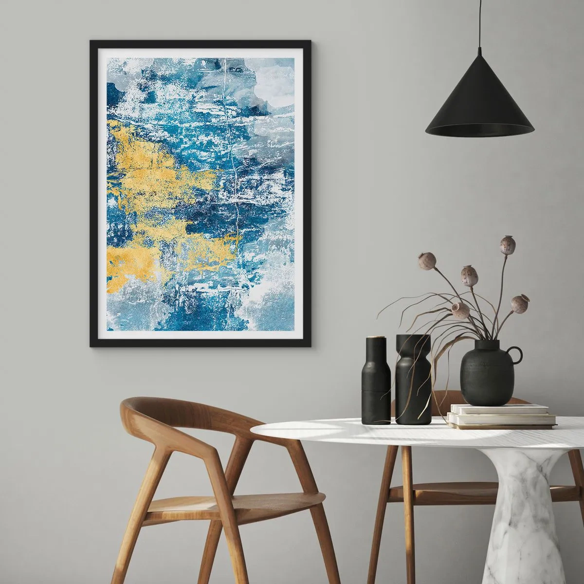 Poster în ramă neagră - Compoziție abstractă de albastru și auriu în textură - 50x70cm - Abstracție de vreme - Decorațiune modernă pentru perete pentru living și dormitor ARTTOR