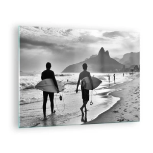 Tablou pe sticlă - Surferi pe plajă cu plăci, compoziție alb-negru - 70x50cm - Samba pentru un val - Decorațiune modernă pentru perete pentru living și dormitor ARTTOR