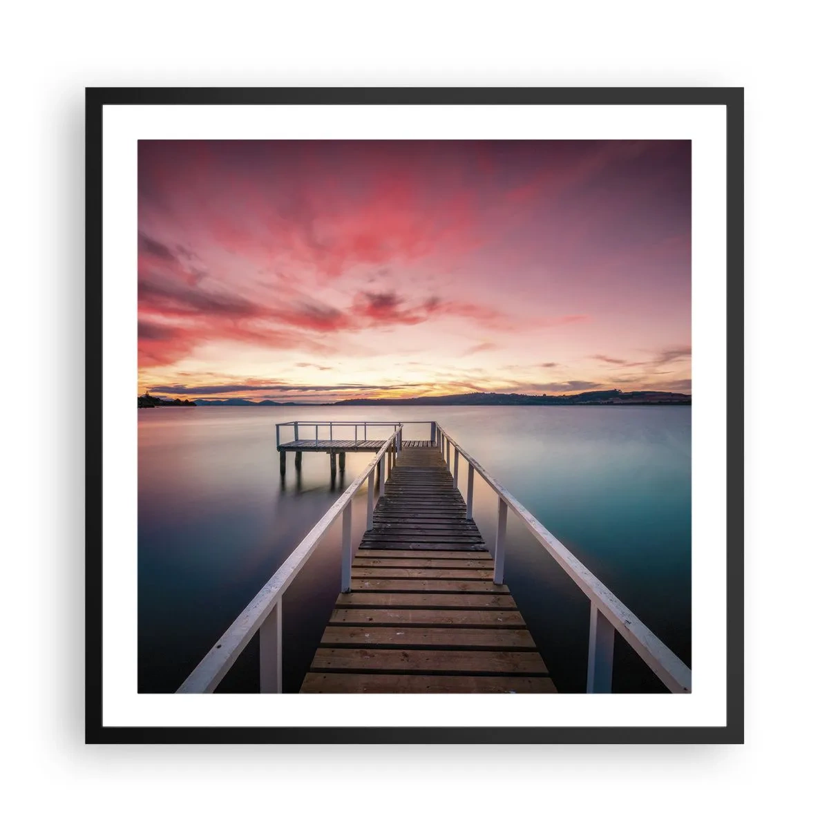 Poster în ramă neagră - Flacăra blândă a serii - 60x60 cm